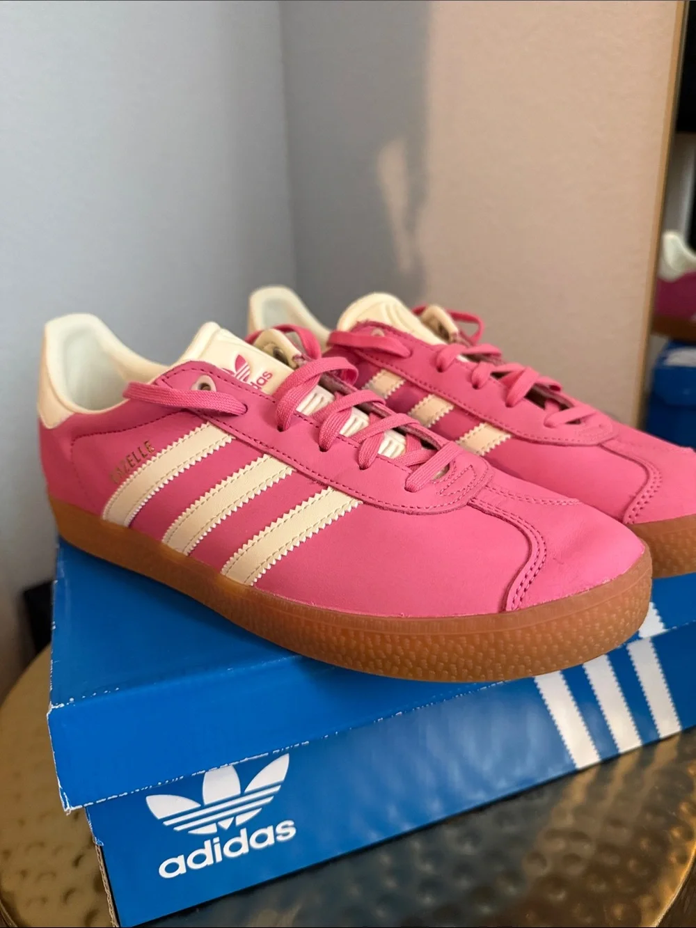 NIB pink gazelle Adidas men’s US 6.5